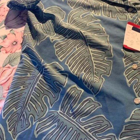Joe Kealoha’s Women’s Button Down Short Sleeve Blouse Size Large - Picture 2 of 7